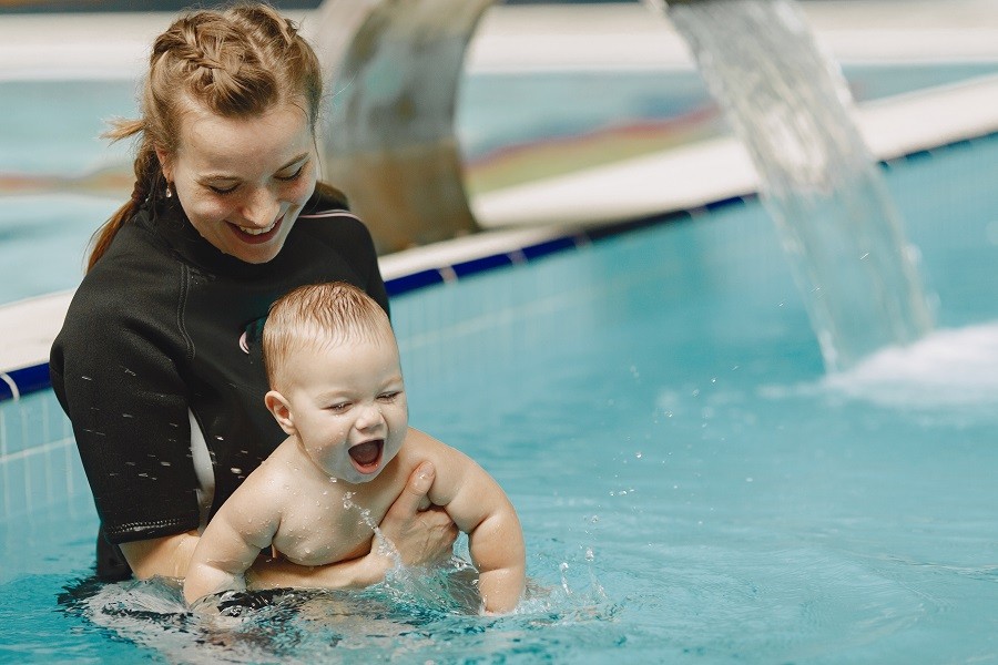 swimming for infants and toddlers